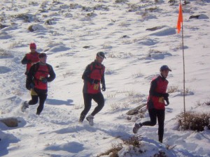 corriendo-concentrados-en-la-nieve-para-no-sufrirsorpresas
