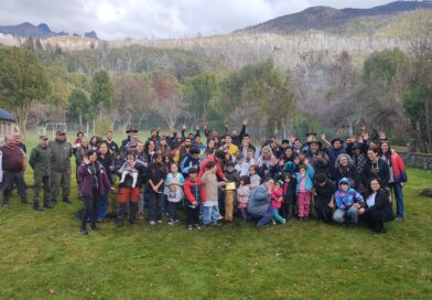 La Escuela N° 25 celebró los 20 años del vivero Niños del lago en el parque Nacional Los Alerces