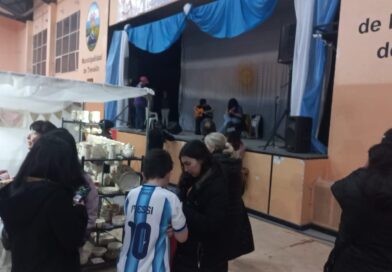 Más de 60 emprendedores participan del Paseo Municipal de Invierno en Trevelin