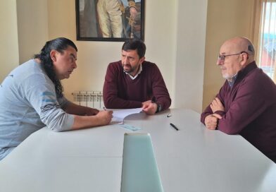 Trevelin acompaña al grupo de danzas Pellü Weche en un encuentro provincial